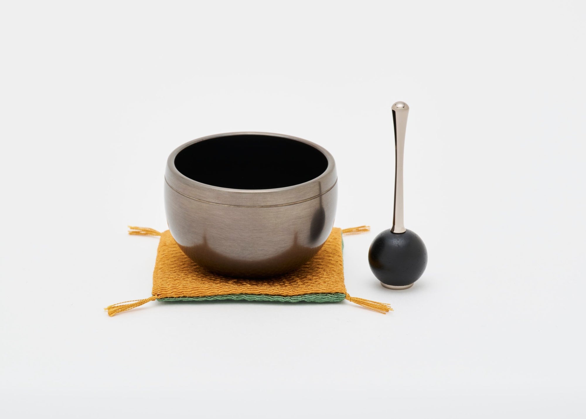 鳳凰 ― 落ち着きと広がりを備えたミニ仏具セット ｜ 音心具 - 新しい